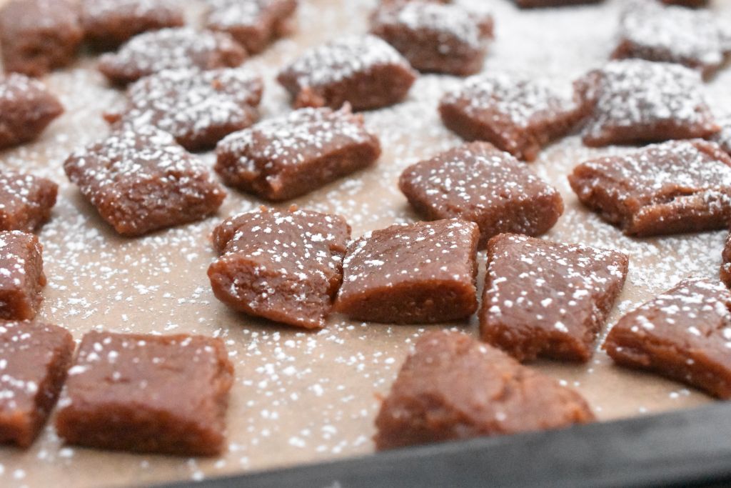 Julekarameller med kondenseret mælk - opskrift