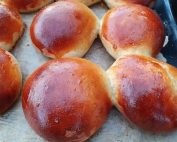 20220115_154540 • nogetiovnen.dk Teboller - opskrift på luftige kardemommeboller