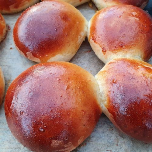 Teboller - opskrift på luftige kardemommeboller