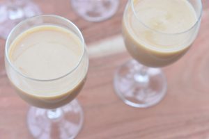 Panna cotta med hvid chokolade og Bailey