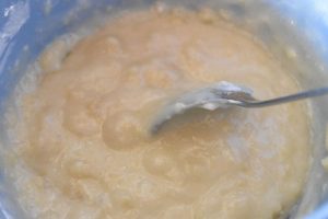 Makron blåbærsnitter med marcipan - nemme