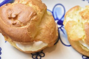 Fastelavnsbolle vandbakkelser med fyld