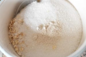 Müslibar med mandler - opskrift på havrebidder