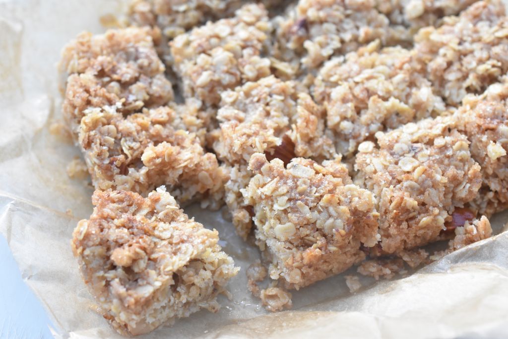 Müslibar med mandler - opskrift på havrebidder