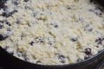 Kirsebærkage med crumble - nem bærtærte