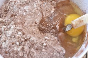 Kladdkaka - svampet svensk chokoladekage