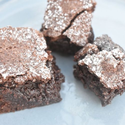 Kladdkaka - svampet svensk chokoladekage