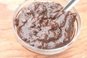 Sveskemos til kager og trifli - nem opskrift