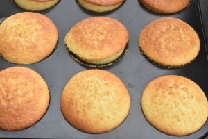 Cupcakes til fastelavn - lækre semlor muffins