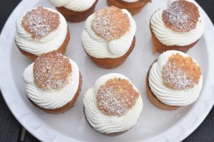 DSC_1352 • nogetiovnen.dk Cupcakes til fastelavn - lækre semlor muffins