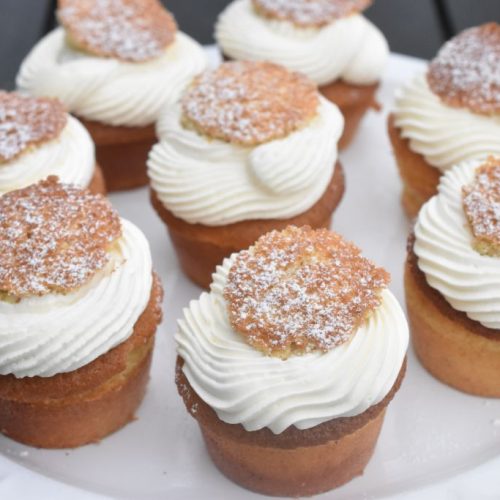 Cupcakes til fastelavn - lækre semlor muffins