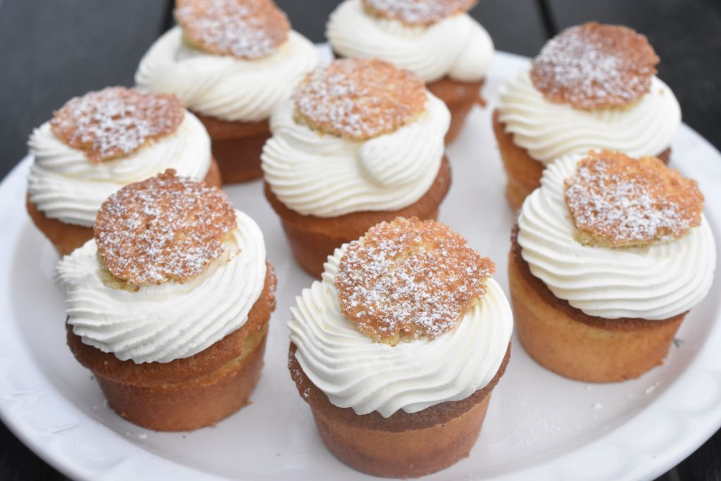 DSC_1354 • nogetiovnen.dk Cupcakes til fastelavn - lækre semlor muffins