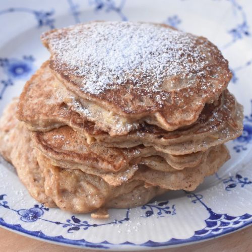 Æblepandekager opskrift - pandekager med æble