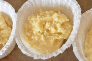 Kokosmuffins med chokolade & nødder - opskrift