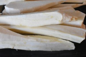 Bagte rodfrugter med bacon - pastinak i ovn