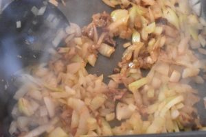 Pastinakker på panden med bacon - opskrift