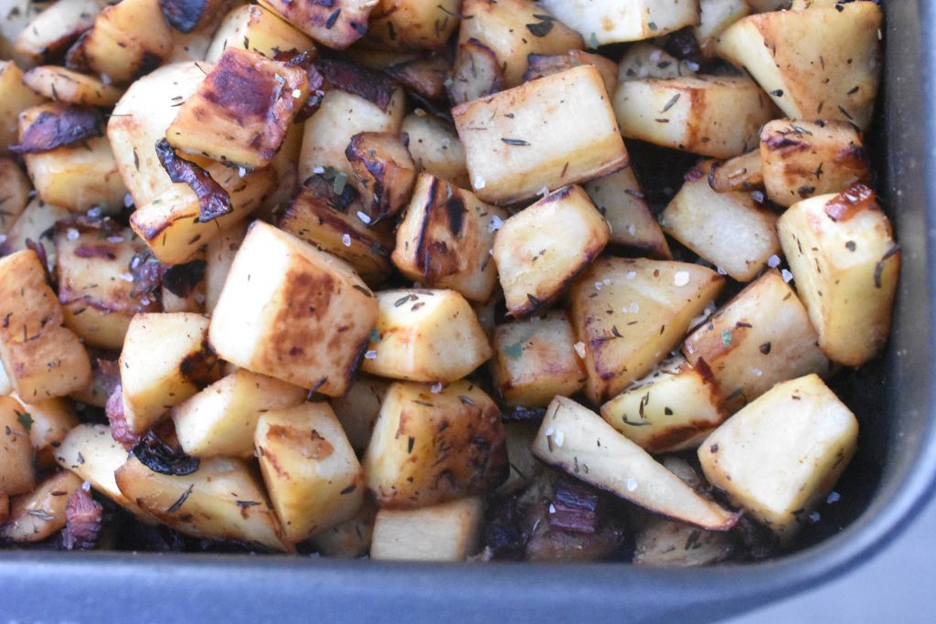 Pastinakker på panden med bacon - opskrift