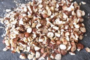 Drømmekage med nødder i toppingen - opskrift 