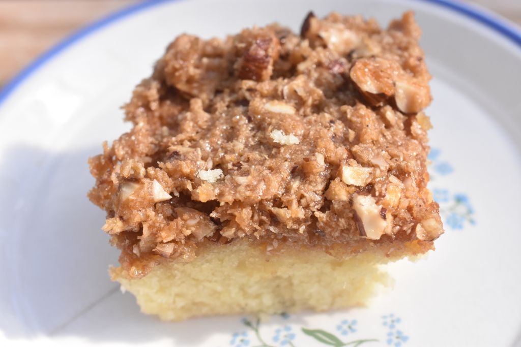 Drømmekage opskrift - med nødder i toppingen