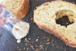 Brød med æg i midten - nem toast på panden