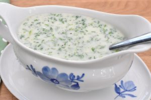 Persillesovs - nem opskrift på klassisk persillesauce