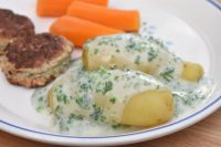 DSC_0770 • nogetiovnen.dk Persillesovs med frikadeller - nem opskrift på klassisk persillesauce
