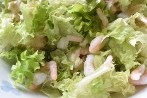 Salat med rejer og dressing - nem opskrift