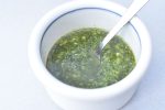 Ramsløgspesto - nem opskrift med mandler