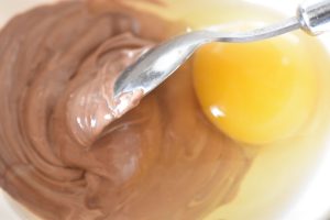 Kage i kop med Nutella - nem opskrift