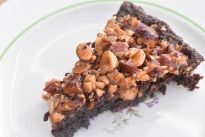 DSC_1841 • nogetiovnen.dk Brownie med nødder og karamel - toscakage