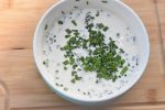 DSC_1996 • nogetiovnen.dk Creme fraiche dressing med citron, purløg og mayonnaise