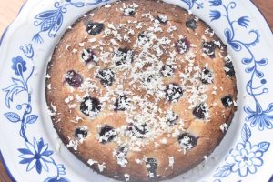 Nem blåbær kage med hvid chokolade