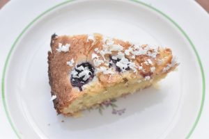Nem blåbær kage med hvid chokolade