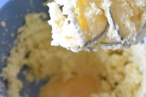 Citronkage med marcipan - nem kage med citron