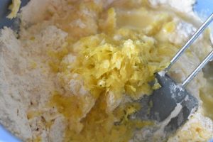 Citronkage med marcipan - nem kage med citron