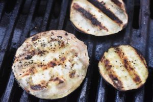 Grillet aubergine - nem opskrift på tilbehør