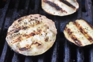 Grillet aubergine - nem opskrift på tilbehør