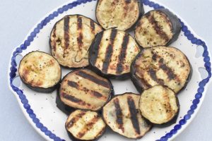 Grillet aubergine - nem opskrift på tilbehør