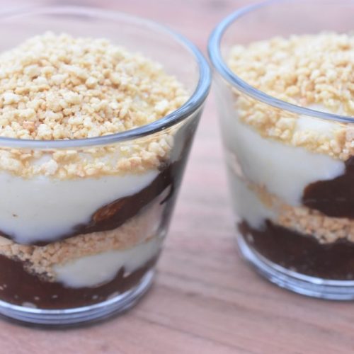 Sveske trifli med makroner og kagecreme