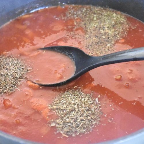 Tomatsovs til pizza og pasta - nem opskrift