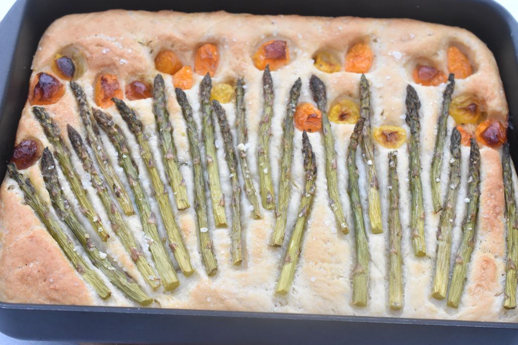 DSC_2206 • nogetiovnen.dk Foccacia med asparges - nemt madbrød
