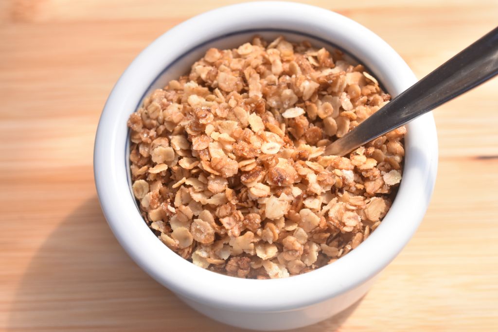 Ristet havregryn til koldskål og æblekage