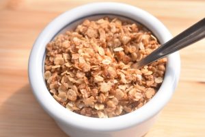 Ristet havregryn til koldskål og æblekage