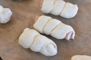 DSC_2290 • nogetiovnen.dk Luftige pølsehorn - nemme &, bløde - opskrift