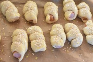 DSC_2297 • nogetiovnen.dk Luftige pølsehorn - nemme &, bløde - opskrift