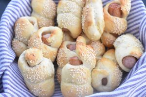 Pølsehorn - nemme, bløde & luftige - opskrift