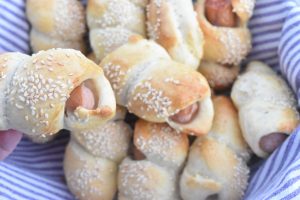 DSC_2309 • nogetiovnen.dk Luftige pølsehorn - nemme &, bløde - opskrift