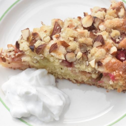 Rabarberkage med crumble - nem opskrift