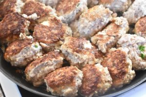 Græske frikadeller med feta - nem opskrift