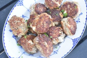 Græske frikadeller med feta - nem opskrift